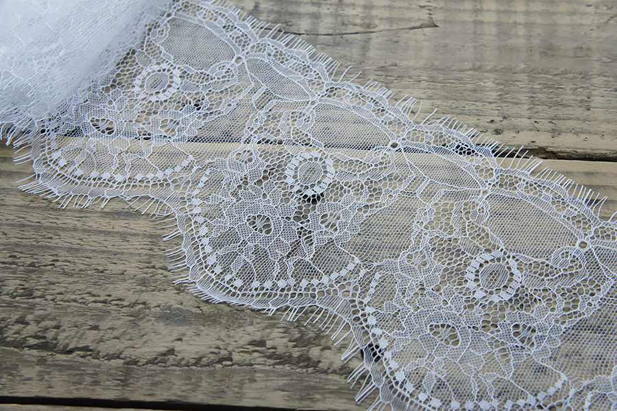 Мереживо шантільї 145 мм MH молочний яскравий