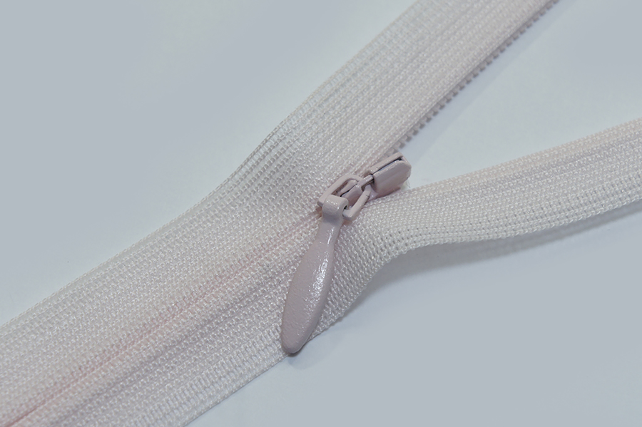 Блискавка YKK Тип 2 рожевий світлий 20 см