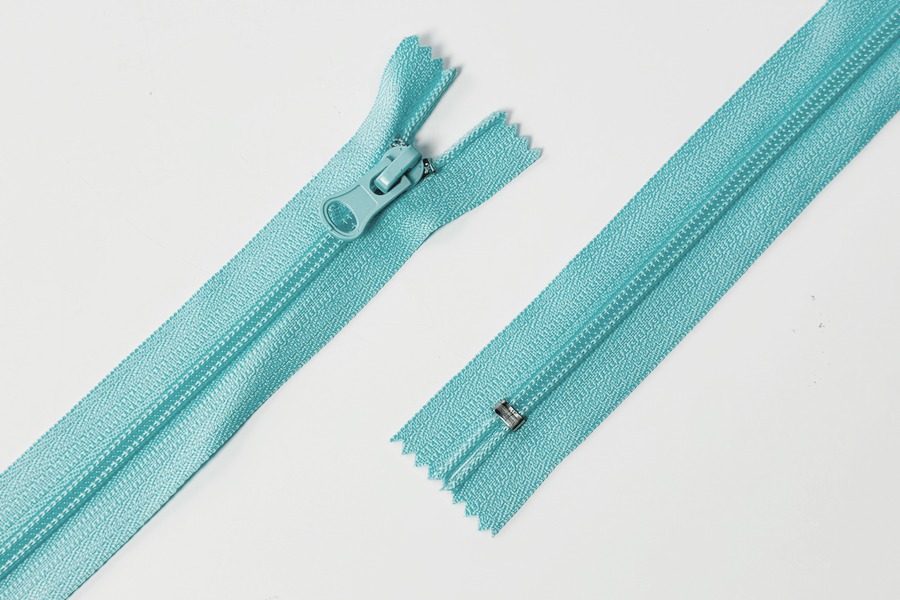 Блискавка MH Тип 5 бірюзовий світлий 18 см