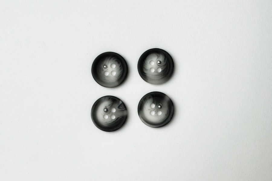 Гудзик 15 мм Mertbutton 4 отвори класичний різнокольоровий 2607-24-6