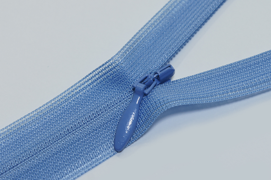 Блискавка YKK Тип 2 волошковий світлий 20 см