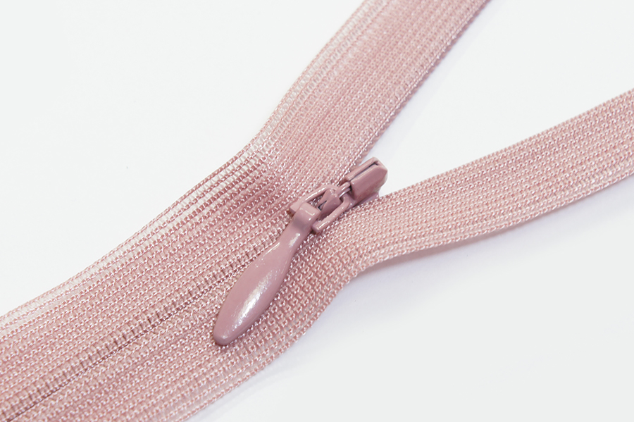 Блискавка YKK Тип 2 рожевий 60 см CHC-60-070-DA