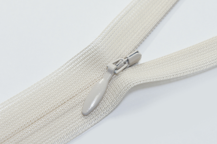 Блискавка YKK Тип 2 молочний 60 см CHC-60-031-DA