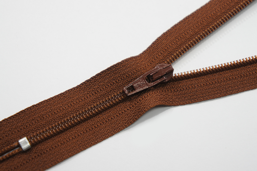 Блискавка YKK Тип 3 коричневий 18 см CFC-18-236-DA