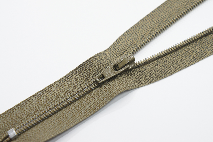 Блискавка YKK Тип 3 хакі 18 см