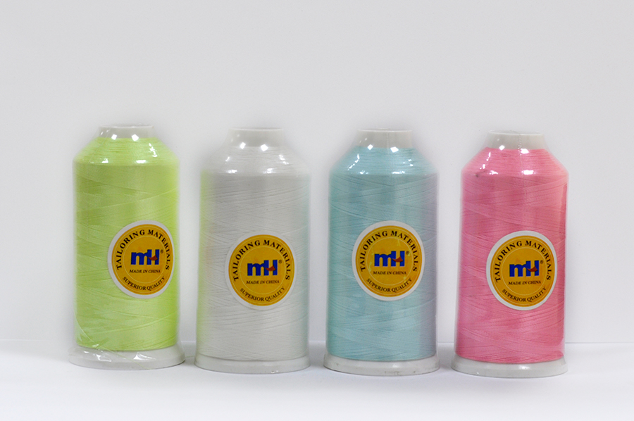 Нитки вишивальні MH 4000 м флуоресцентні поліестер 100% молочний 999