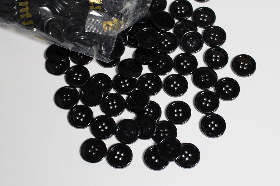 Гудзик 20 мм MH 4 отвори