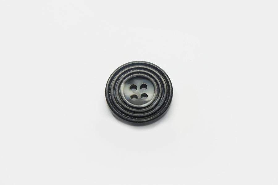 Гудзик 21 мм 4 отвори класичний 010-6-Iсп