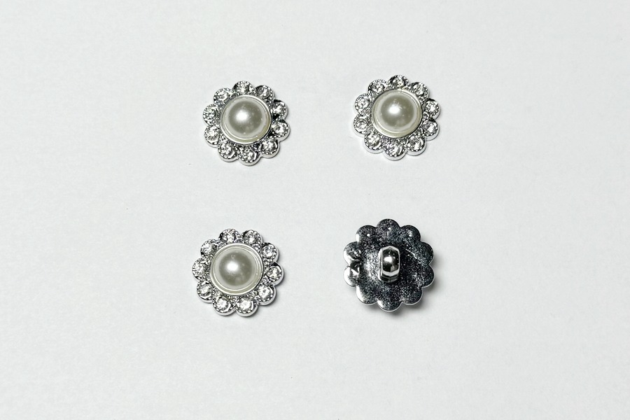 Гудзик на ніжці 17 мм Mertbutton металізований срібло BR-665-28-silver