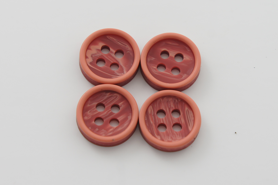 Гудзик 11 мм Mertbutton 4 отвори матовий червоний яскравий