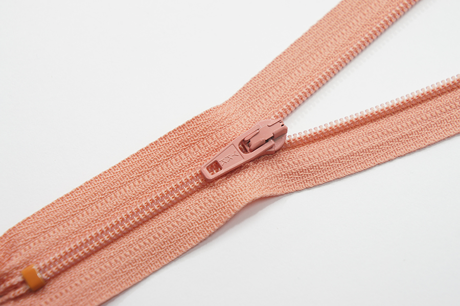 Блискавка YKK Тип 3 персиковий 18 см CFC-18-813-DA