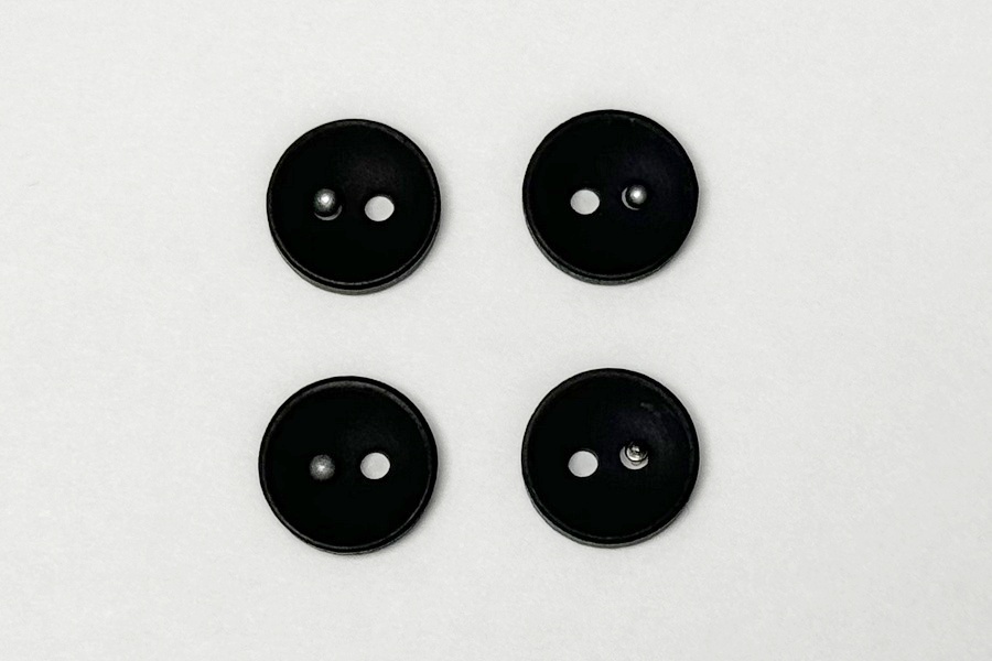 Гудзик 11,5 мм Mertbutton 2 отвори однотонний чорний AVR-2-18-0000