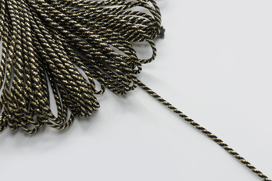 Шнур 2.5 мм оздоблювальний Лента з люрексом чорний 3-2150-000з