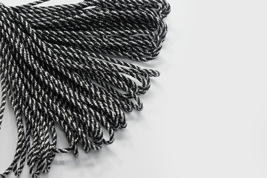 Шнур 2.5 мм оздоблювальний Лента з люрексом чорний 3-2150-000с