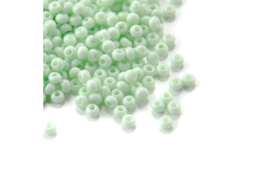 Бісер Preciosa 03261 №10 крейда кольоровий салатовий світлий 2,3 мм