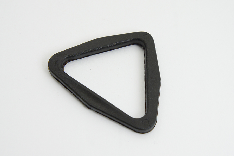 Пряжка-рамка 40 мм трикутна Castiglioni одинарна трикутна чорний РTR 40-000