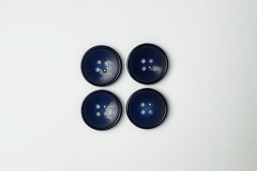 Гудзик 20 мм Mertbutton 4 отвори класичний фіолетовий синій