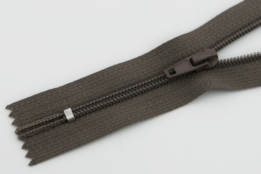 Блискавка MH Тип 4 коричневий сірий 18 см