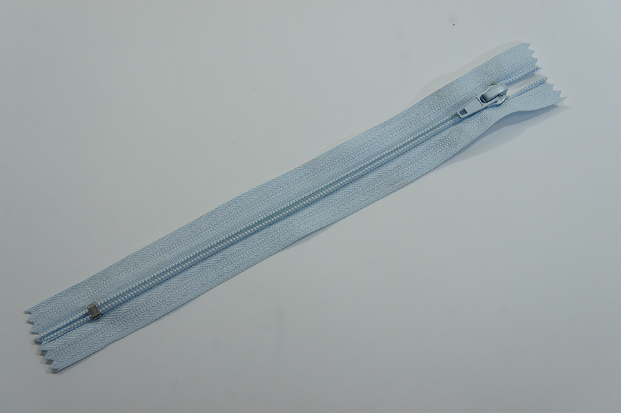 Блискавка MH Тип 4 блакитний світлий 18 см 4NCE-018-0000-0208