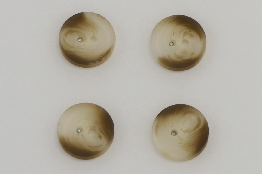 Гудзик 18 мм Mertbutton 2 отвори класичний бежевий кавовий