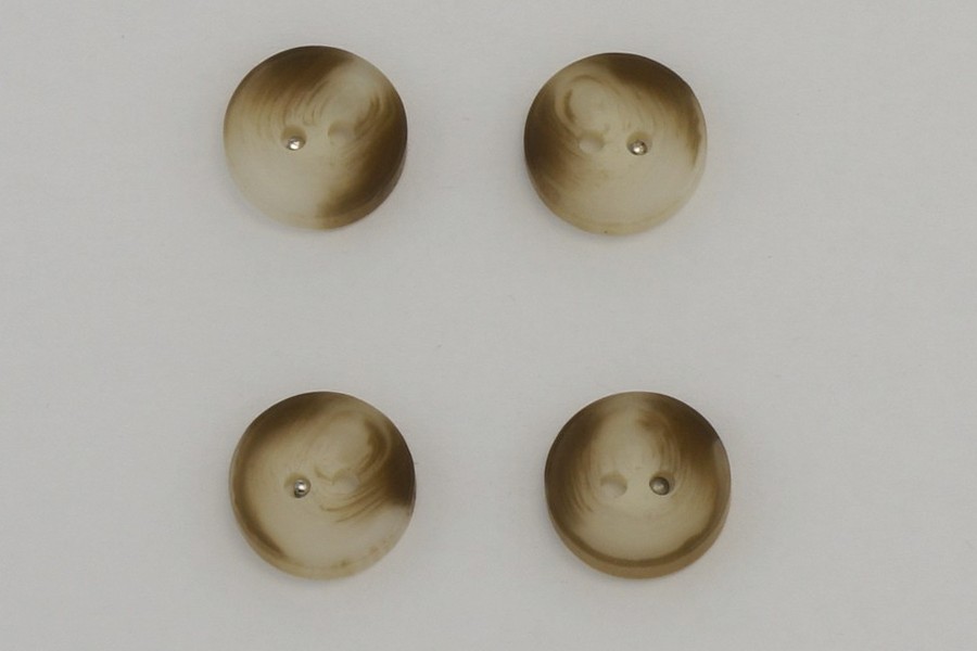 Гудзик 15 мм Mertbutton 2 отвори класичний бежевий кавовий