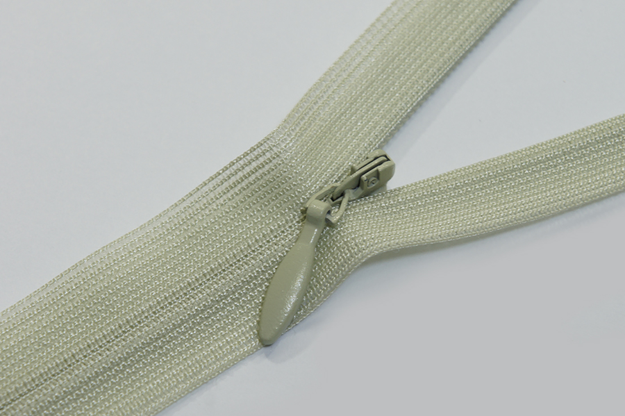 Блискавка MH Тип 2 салатовий блідий 20 см