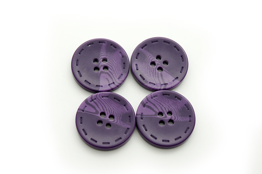 Гудзик 28 мм Mertbutton 4 отвори класичний фіолетовий ожиновий